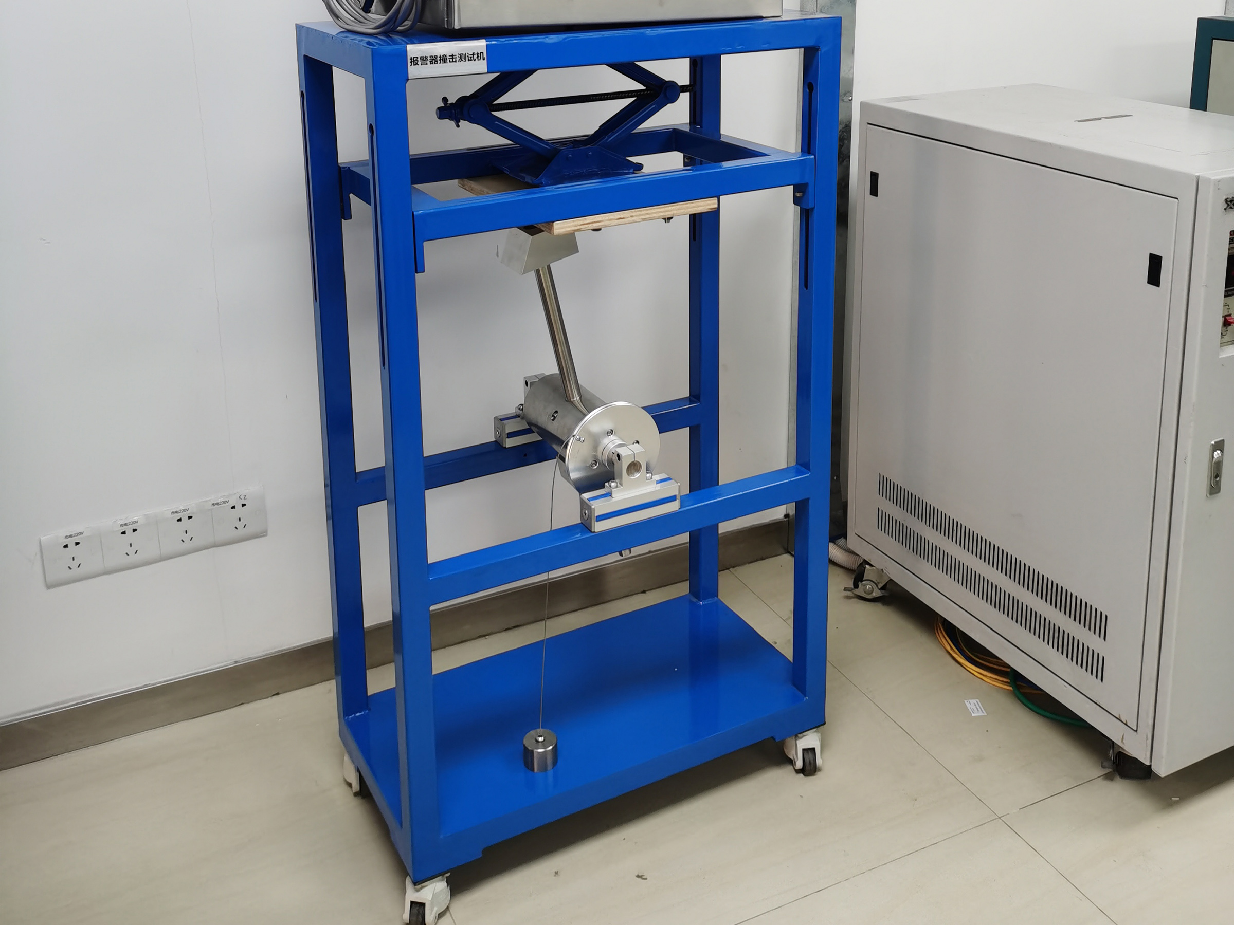 <b>Detector Collision Test D</b>